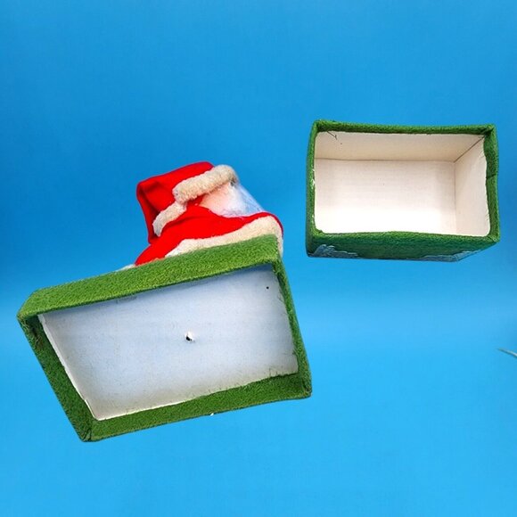 Santa Claus On Rooftop Green Felt Box Ornament Holly Gold Bell & Foil Accents v2 - Picture 10 of 10